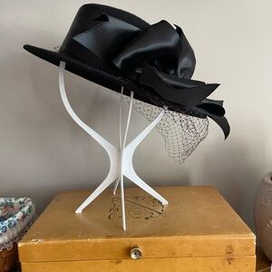 Wool and satin black hat